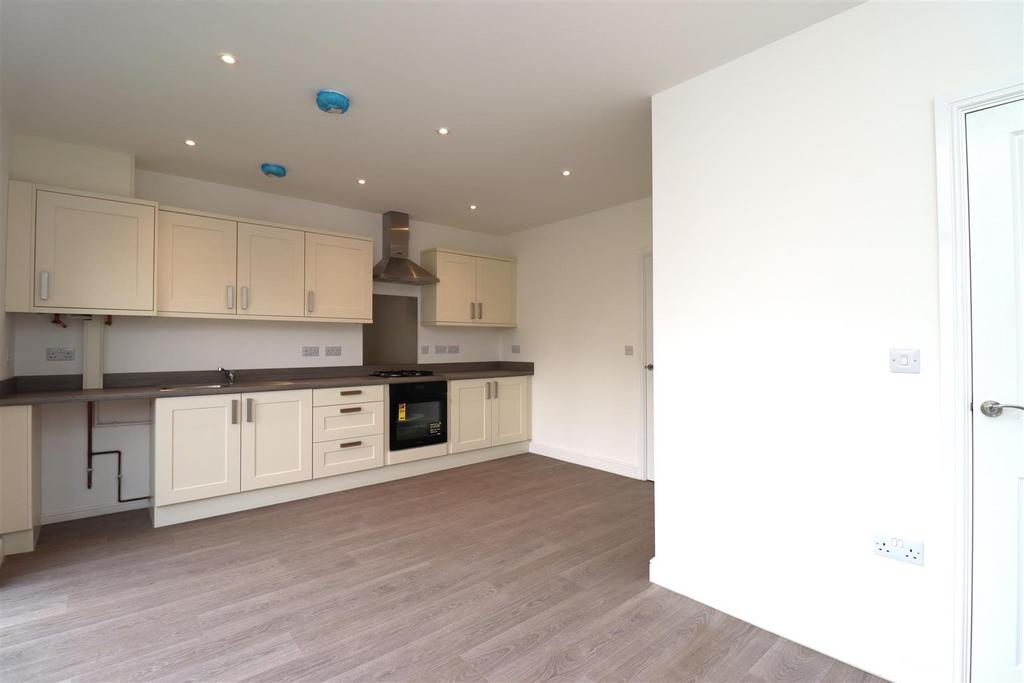 Belvedere Parade, Bridlington 3 bed semidetached house for sale £162,500