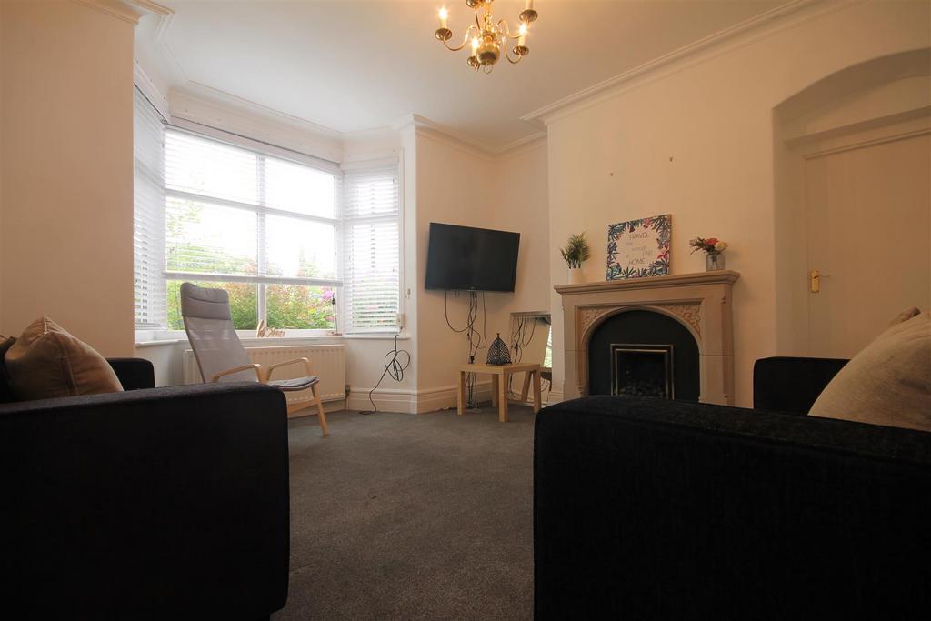 Lodore Road, High West Jesmond 5 bed terraced house to rent £2,281