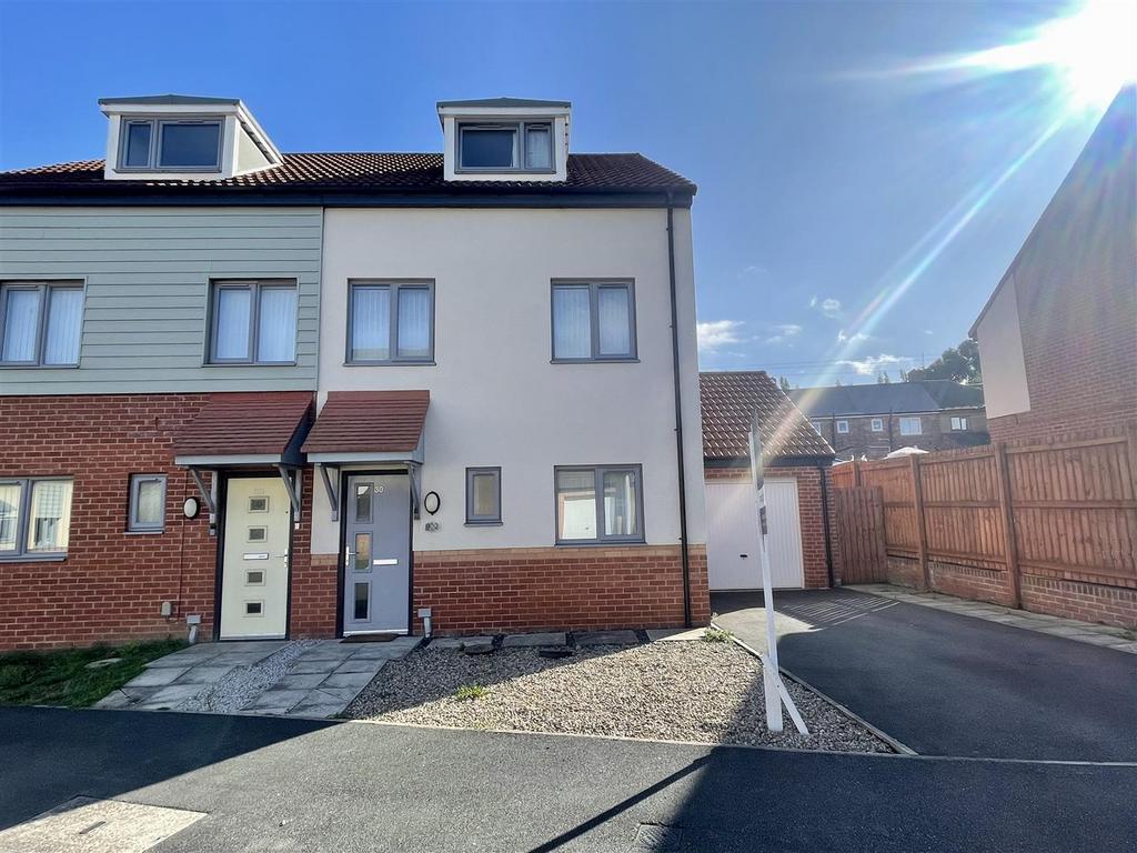 Iris Grove, Darlington 3 bed semidetached house for sale £185,000