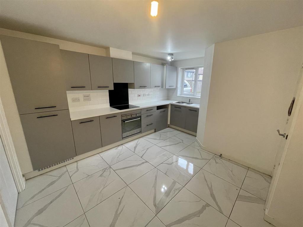 Iris Grove, Darlington 3 bed semidetached house for sale £185,000