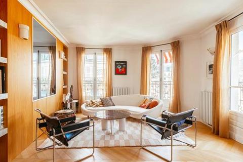 3 bedroom apartment, 5th Arrondissement, Paris, Île-De-France