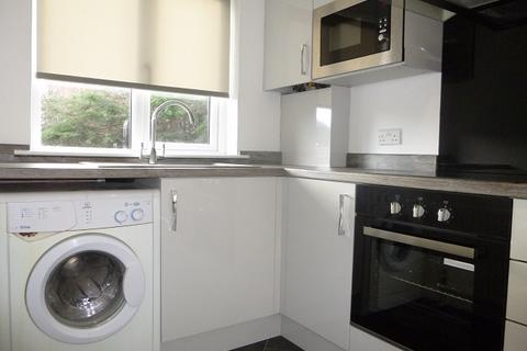 2 bedroom flat to rent, Cunard Court, Clydebank G81