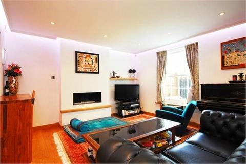 4 bedroom townhouse to rent - Sutherland Square, London SE17