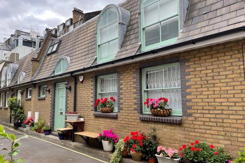 2 bedroom mews to rent, London Mews, Paddington W2