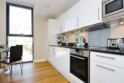 1 bedroom flat for sale, Westminster Bridge Road, London SE1