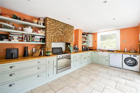 4 bedroom semi-detached house to rent, Greyhound Lane, London, SW16