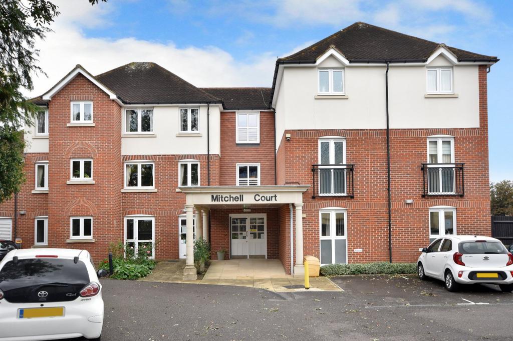 Massetts Road, Horley, RH6 1 bed apartment for sale £100,000