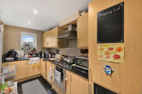 2 bedroom apartment for sale, St David's Square, Isle of Dogs, E14