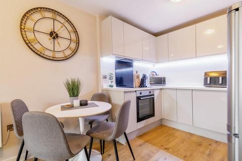 2 bedroom apartment for sale - Jesse Hartley Way, Liverpool L3