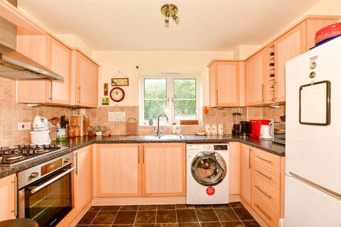 2 bedroom ground floor flat for sale, Brisley Close, Kingsnorth, Ashford, Kent