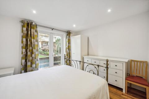 4 bedroom terraced house to rent, Porchester Square Mews, London, W2.