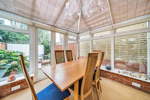 41 Alfred Close, London, W4 5UW