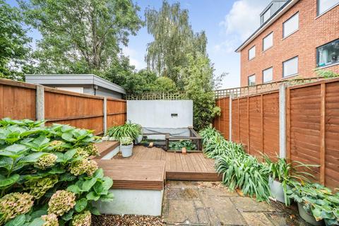 41 Alfred Close, London, W4 5UW