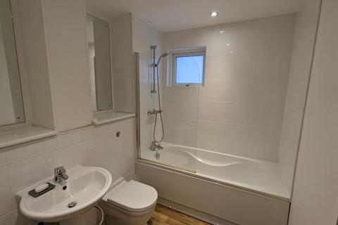 2 bedroom apartment to rent, Meridian Bay, Trawler Road, Swansea. SA1 1PL