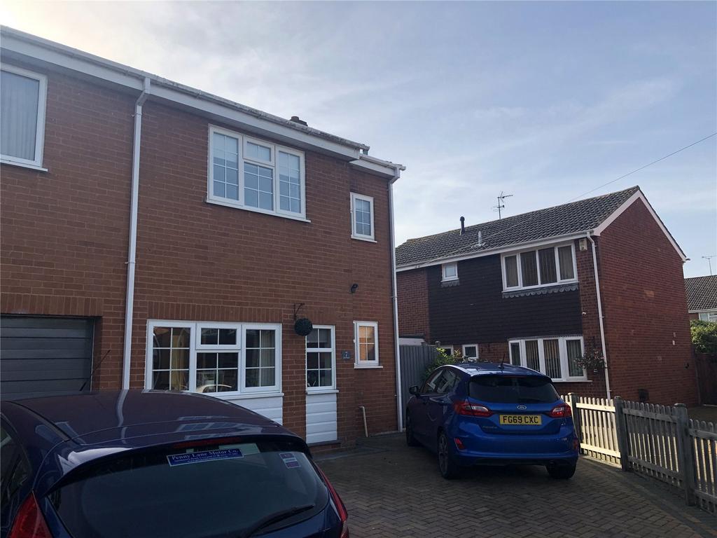 Elm Road, Drakes Broughton, Pershore, Worcestershire, WR10 3 bed semi