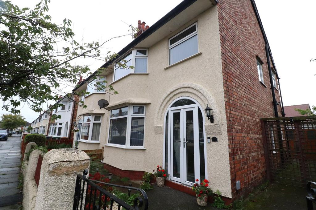 Lyndhurst Road, Hoylake, Wirral, Merseyside, CH47 3 bed end of terrace