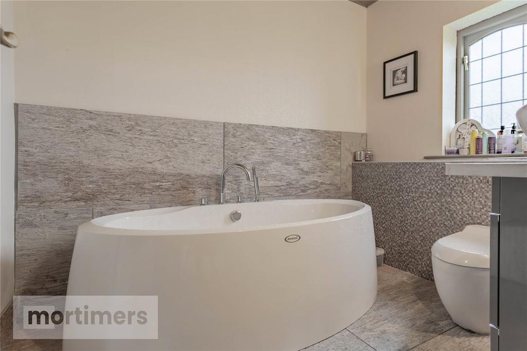 En-Suite 1