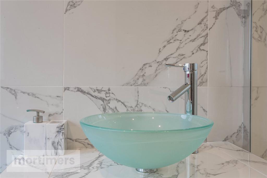 En-Suite 2