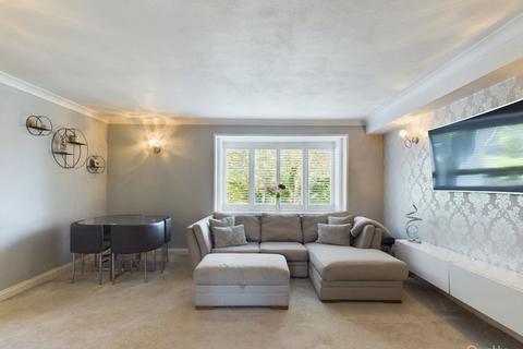 2 bedroom apartment for sale, Hartscroft, Linton Glade, Croydon