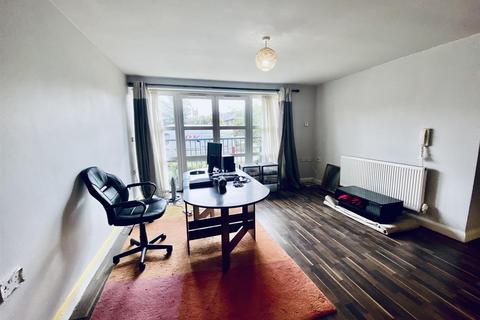 2 bedroom flat for sale, Devonshire Point, Eccles M30