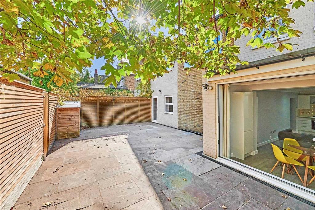 Barmouth Road, Wandsworth 2 bed apartment £2,496 pcm (£576 pw)