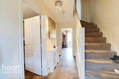 2 bedroom terraced house for sale - Stephens Close, Romford
