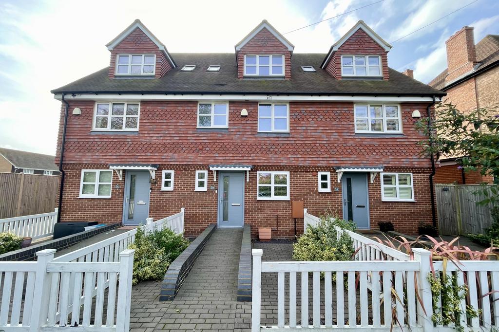 Ashdown Road, BexhillonSea, East Sussex, TN40 3 bed townhouse for