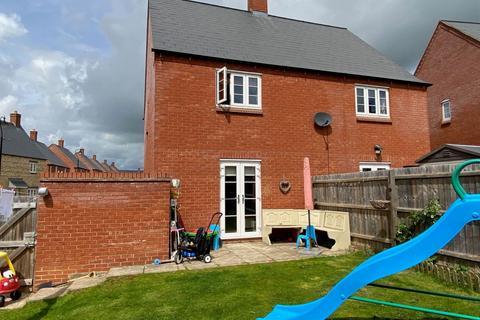 68 Setters Way, Roade, Northampton, NN7 2QQ