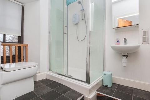 undefined, 0605L Candlemaker Row, Edinburgh, EH1 2QE