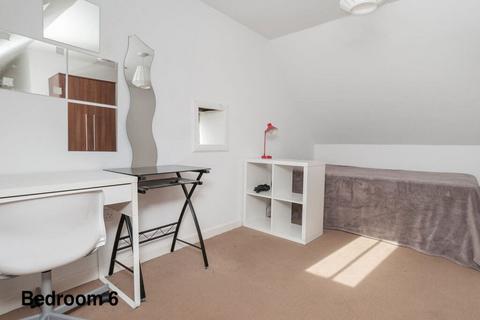 undefined, 0605L Candlemaker Row, Edinburgh, EH1 2QE