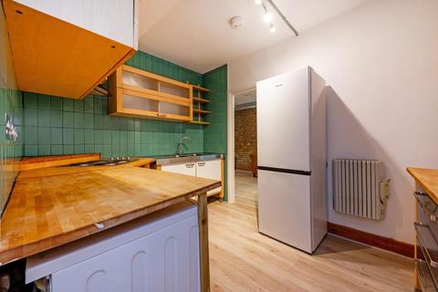 3 bedroom apartment to rent, Prince of Wales Passage, Euston, NW1