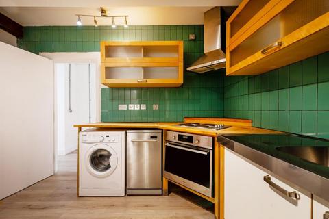 3 bedroom apartment to rent, Prince of Wales Passage, Euston, NW1