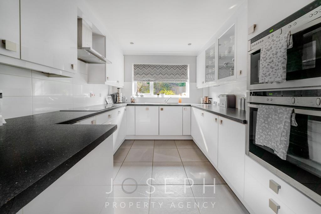 Grantham Crescent, Ipswich, IP2 4 bed detached house for sale £450,000