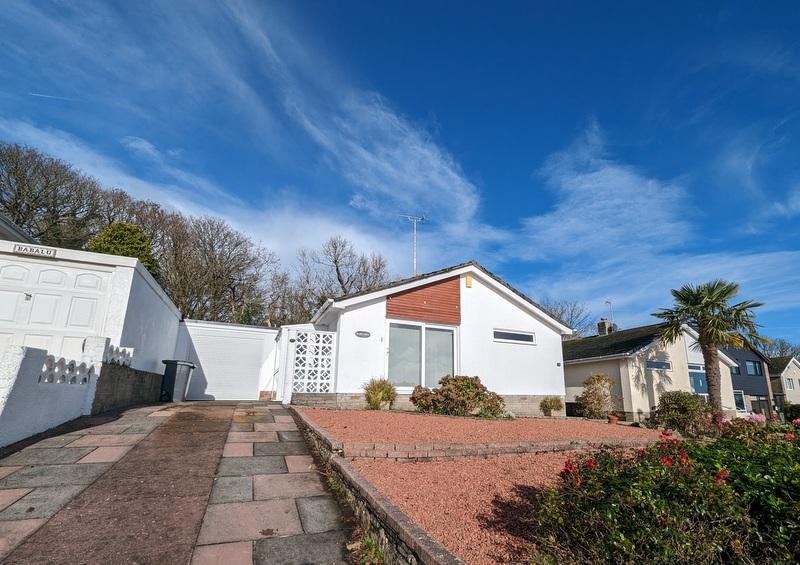 Broadley Drive, Torquay 3 bed detached bungalow £1,350 pcm (£312 pw)