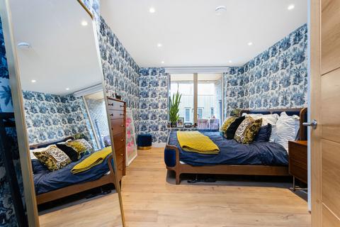 18, Blackburn House Prodigal Square, London, E8 1FW