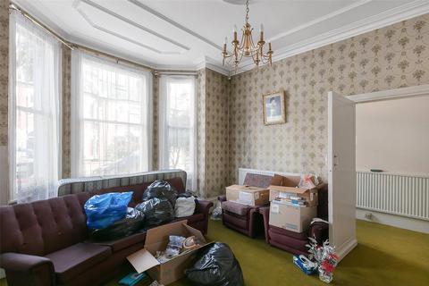 4 bedroom terraced house for sale, Trefoil Road, London