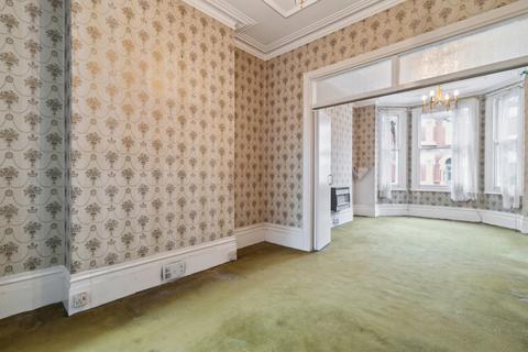 31 Trefoil Road, London, SW18 2EG