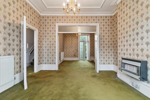 31 Trefoil Road, London, SW18 2EG
