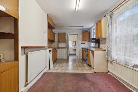 31 Trefoil Road, London, SW18 2EG