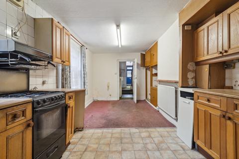 31 Trefoil Road, London, SW18 2EG