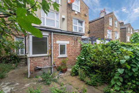 31 Trefoil Road, London, SW18 2EG