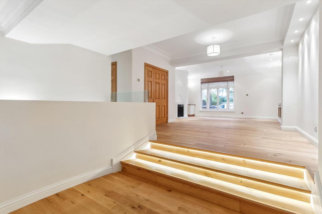 Cadogan Place, Knightsbridge, London, SW1X 3 bed to rent £