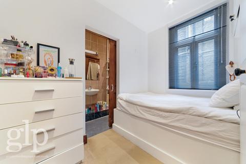 undefined, Winnett Street, London, Greater London, W1D