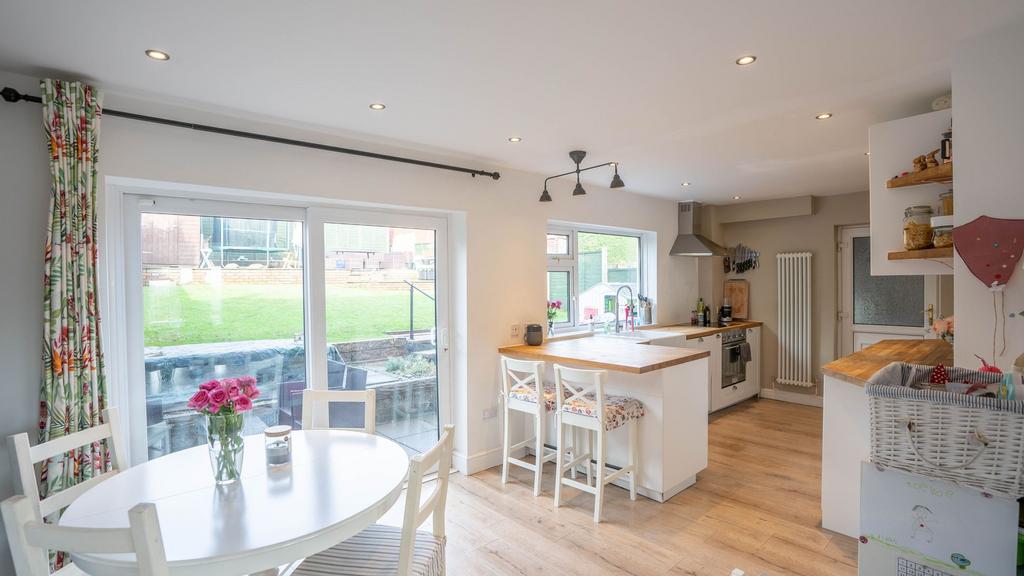 Anthony Drive, Caerleon, NP18 3 bed semidetached house for sale £270,000