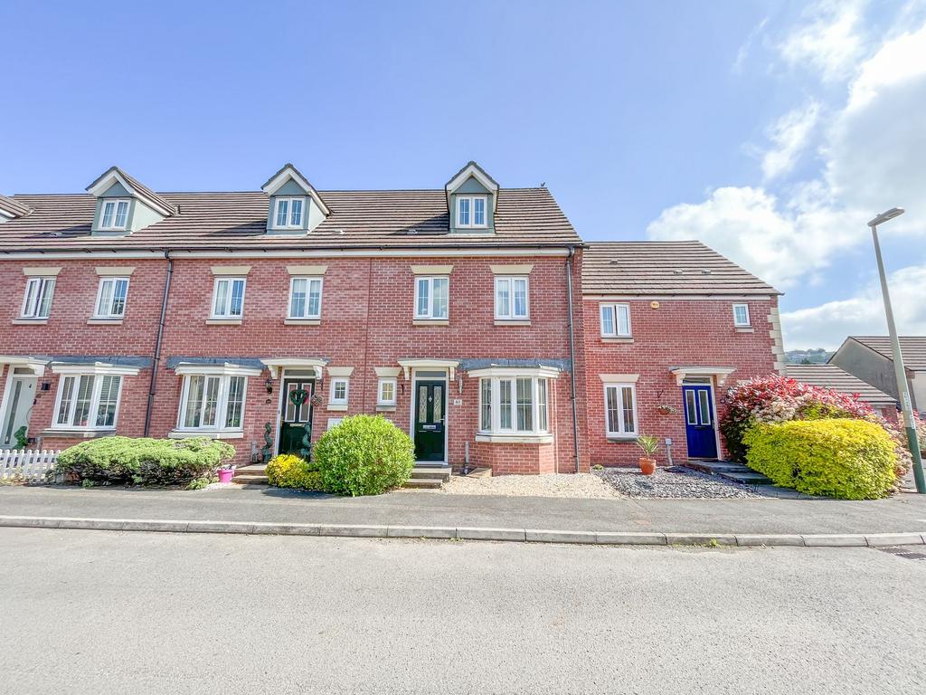 Risca, Newport NP11 4 bed terraced house for sale £260,000