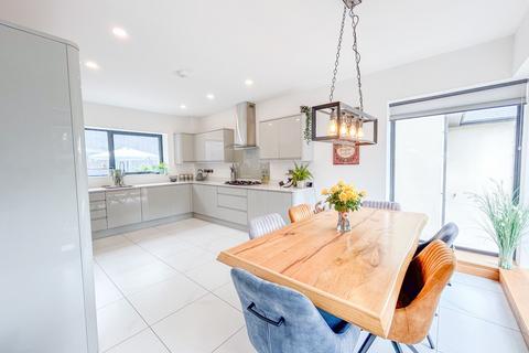 Caerphilly Close, Rhiwderin, NP10