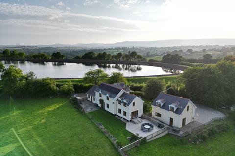 4 bedroom detached house for sale, Usk Road, Caerleon, NP18