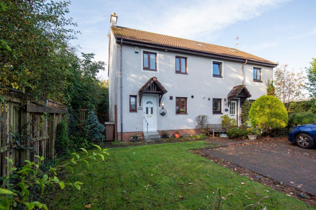 Newford Grove, Clarkston 3 bed semidetached villa for sale £215,000