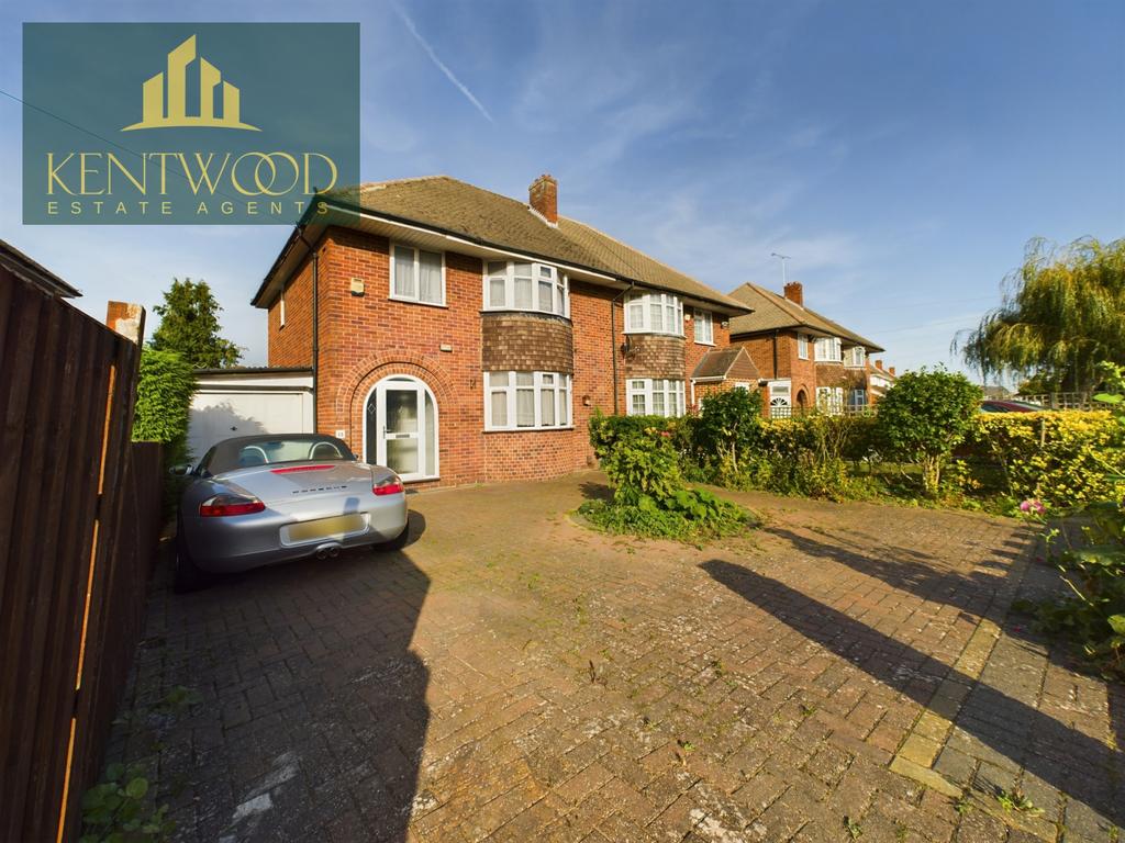 Langley SL3 3 bed semidetached house for sale £625,000