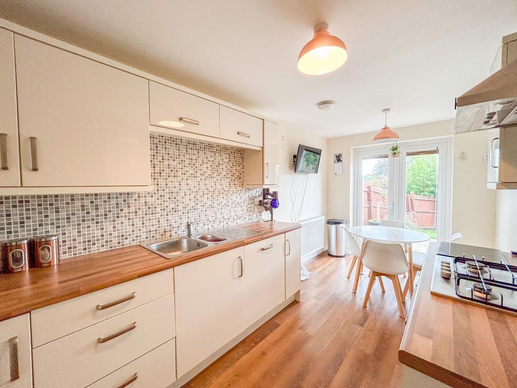 Aberbargoed, Bargoed, CF81 4 bed detached house for sale £280,000